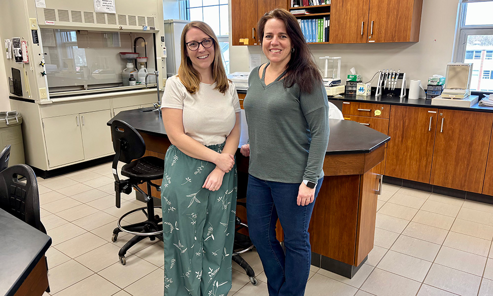 Recruitment & First Year Advisor, Julia Clayton stands beside Learning Manager Joanne Bowers in an Environmental Science Lab Classroom.